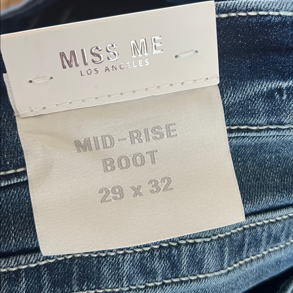 Miss Me Dreamcatcher Bootcut Jeans
Size 29 - Picture 4 of 6